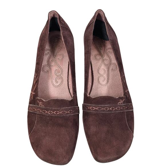 CLARKS Shoes Artisan Flats Comfort Brown Suede SlipOn Embroidered Women Size 9W - Picture 2 of 15